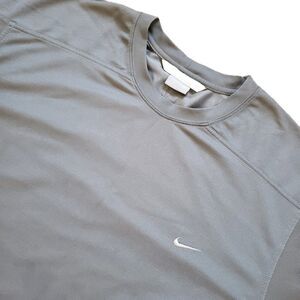 Vintage Y2K Nike Silver Tag Size 2XL Mens Gray Polyester Athletic Shirt Grey